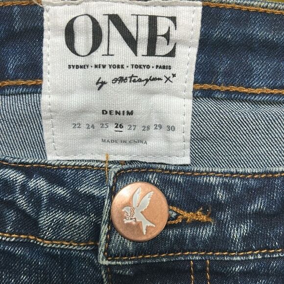 One Teaspoon Revolve Distressed Frayed Hem Blue Jean Shorts(Size 26) - Picture 5 of 8